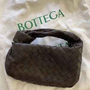 Bottega Veneta mini Jodie in chocolate brown